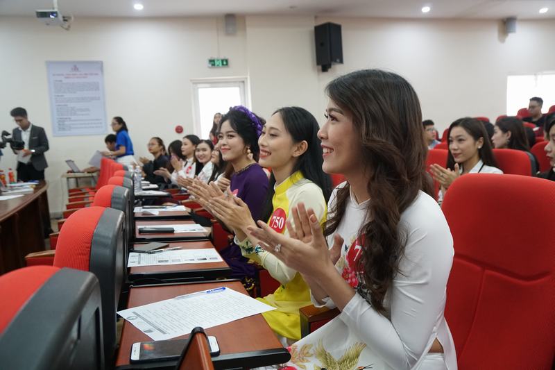 Hoa khôi sinh viên 44