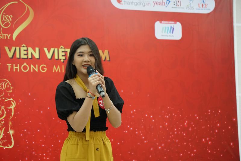 Hoa khôi sinh viên 10