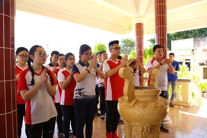 Giáng sinh tình nguyện 2017 UEF 1
