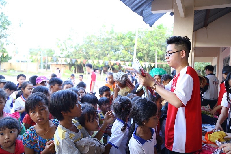 UEF giáng sinh tình nguyện