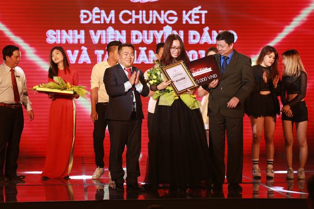 Sinh viên duyên dáng, tài năng UEF 2016