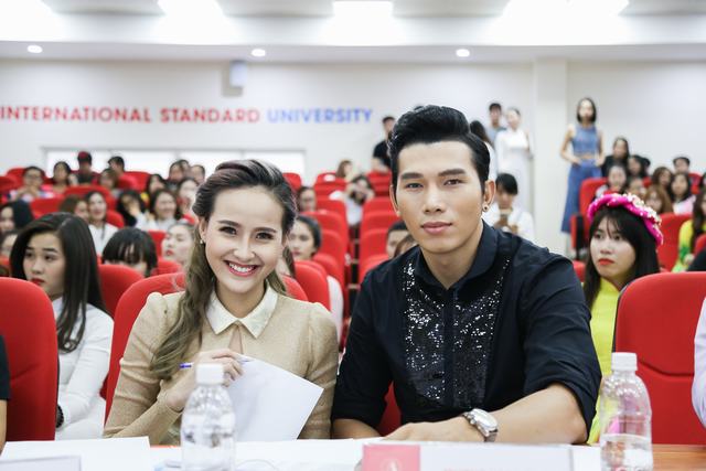 Sinh viên duyên dáng, tài năng UEF 2016