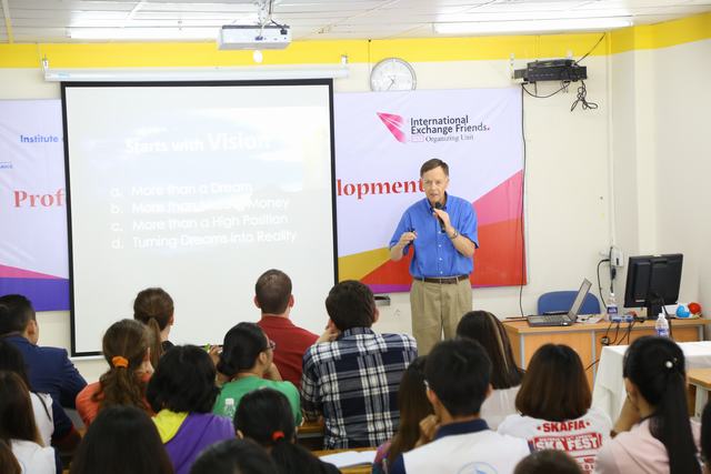 Phát triển thương hiệu cá nhân UEF 3