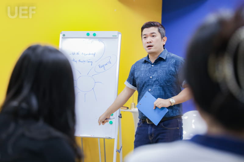 training-kynang-thuyettrinh