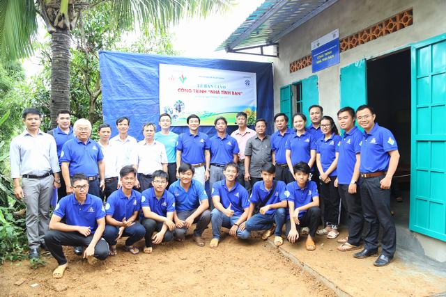 bàn giao công trình Mùa hè xanh UEF 00