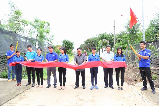 bàn giao công trình Mùa hè xanh UEF 7