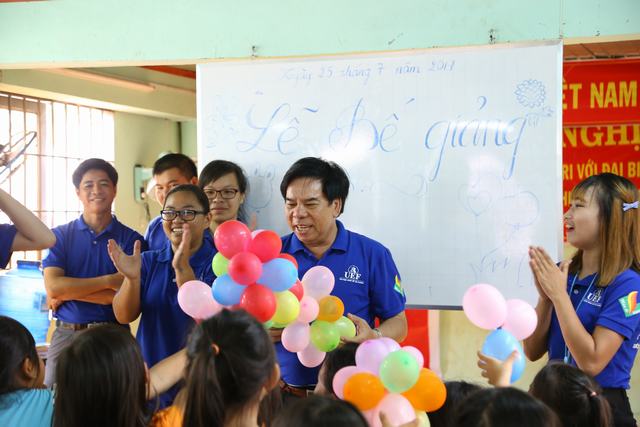 bàn giao công trình Mùa hè xanh UEF 55