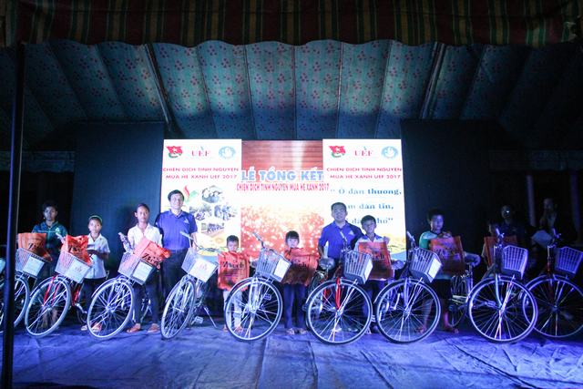 Tổng kết mùa hè  xanh UEF 2017