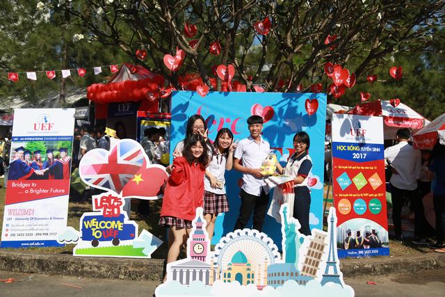 UEF tham gia tư vấn mùa thi 2017