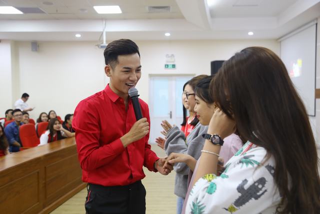 UEF giao lưu Ali Hoàng Dương  5