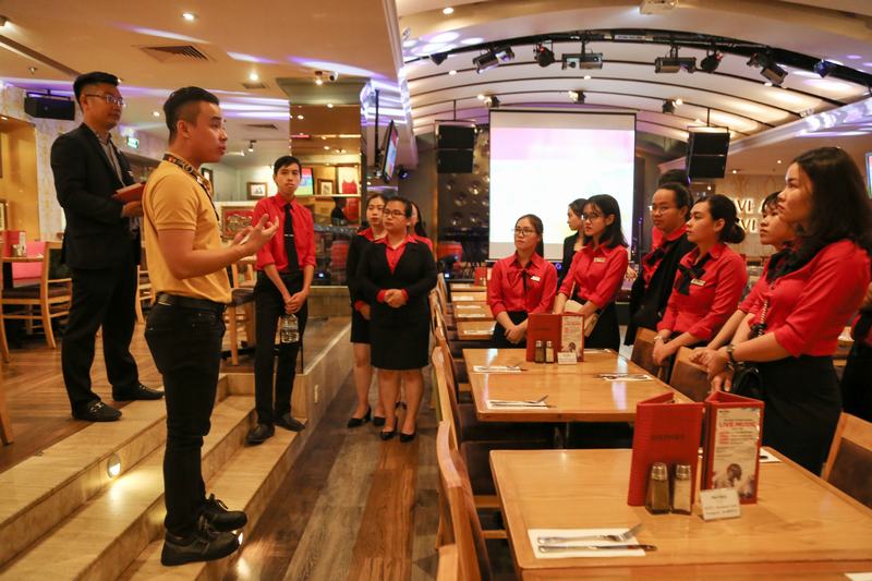 tham quan khách sạn intercontinental 6