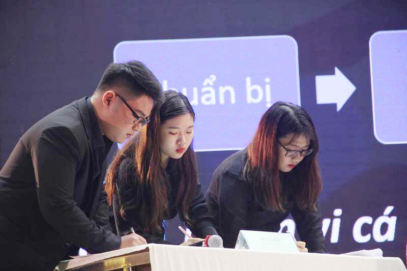 Giải nhì Sinh viên biện luận  2017 hình 2