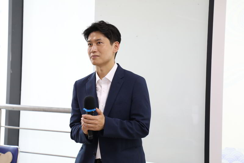 Làm bánh trung thu