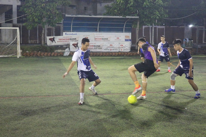 Tứ kết bóng đá bảng Movement 