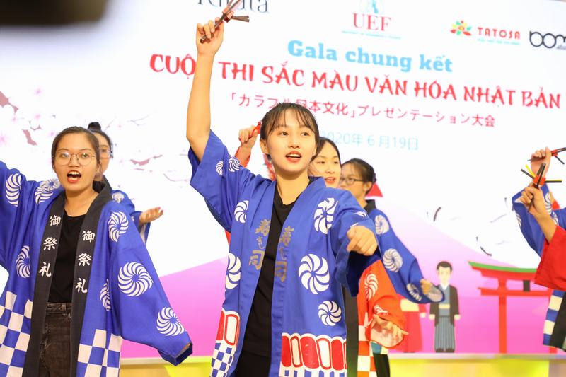 nhóm ngành ngôn ngữ