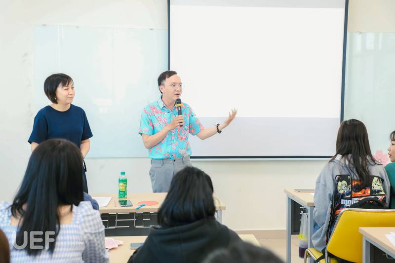 làm thiệp năm mới