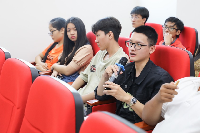 Thuyết trình bằng tiếng Anh