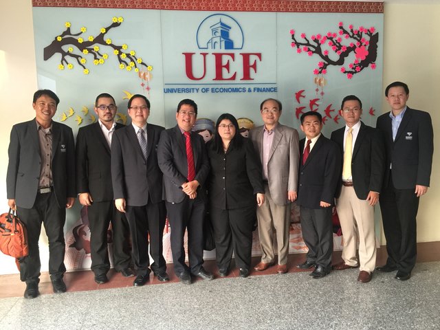 UEF’s representatives took photo with delegates from Bangkok University