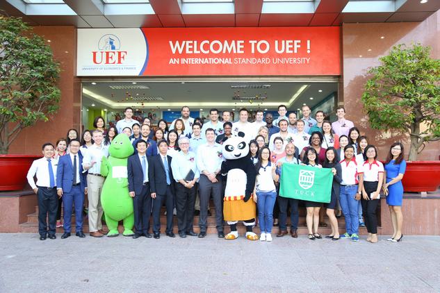 Học viên MBA Dartmouth ấn tượng trước sự năng động, hiếu khách của UEF