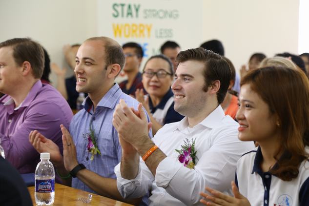 Học viên MBA Dartmouth ấn tượng trước sự năng động, hiếu khách của UEF