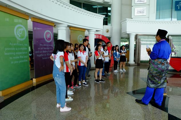 Đoàn sinh viên UEF hào hứng “mục sở thị” Đại học SEGi 