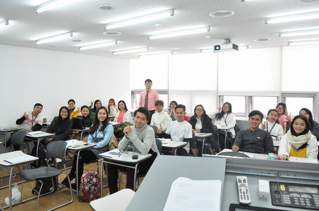 Cùng nhìn lại hành trình học tập tại xứ sở Kim Chi của sinh viên UEF