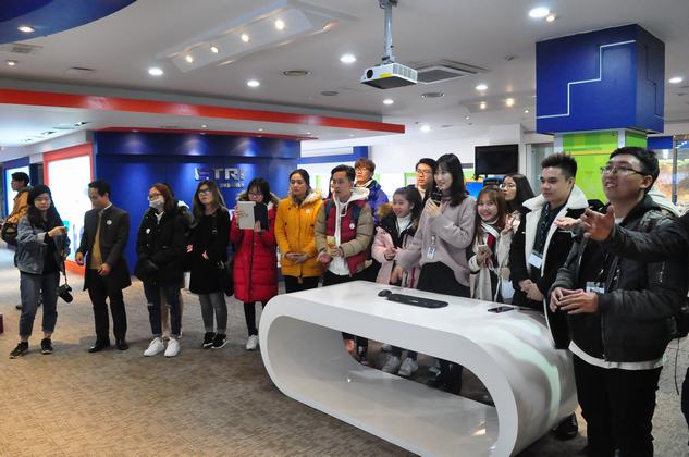 Cùng nhìn lại hành trình học tập tại xứ sở Kim Chi của sinh viên UEF