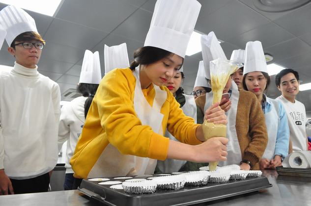 Cùng nhìn lại hành trình học tập tại xứ sở Kim Chi của sinh viên UEF