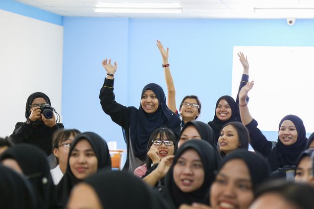 UEFers tiếp tục chào đón những người bạn quốc tế đến từ Malaysia