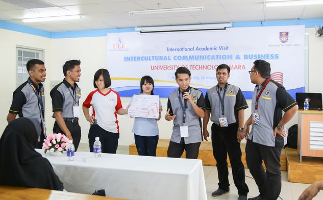 UEFers tiếp tục chào đón những người bạn quốc tế đến từ Malaysia