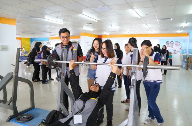 UEFers tiếp tục chào đón những người bạn quốc tế đến từ Malaysia