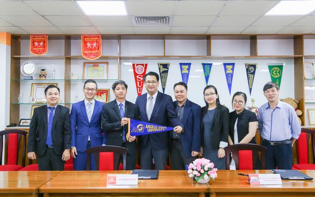 UEF ký kết hợp tác giáo dục cùng Đại học Agelo State