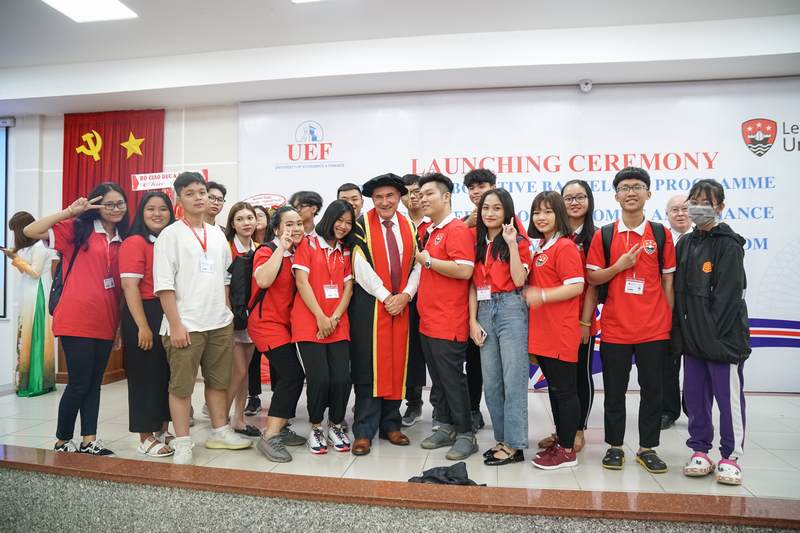 Lễ ra mắt chương trình Cử nhân Đại học Leeds Trinity