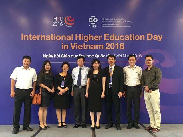 Đại diện Trường Đại học Kinh tế Tài chính đến tham dự Ngày hội Giáo dục Đại học Quốc tế tại Việt Nam