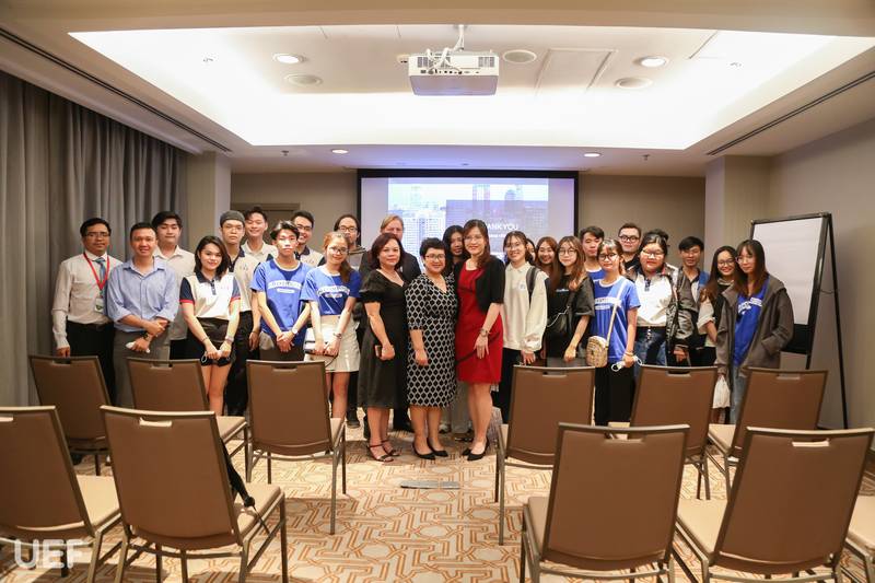 tham quan khách sạn